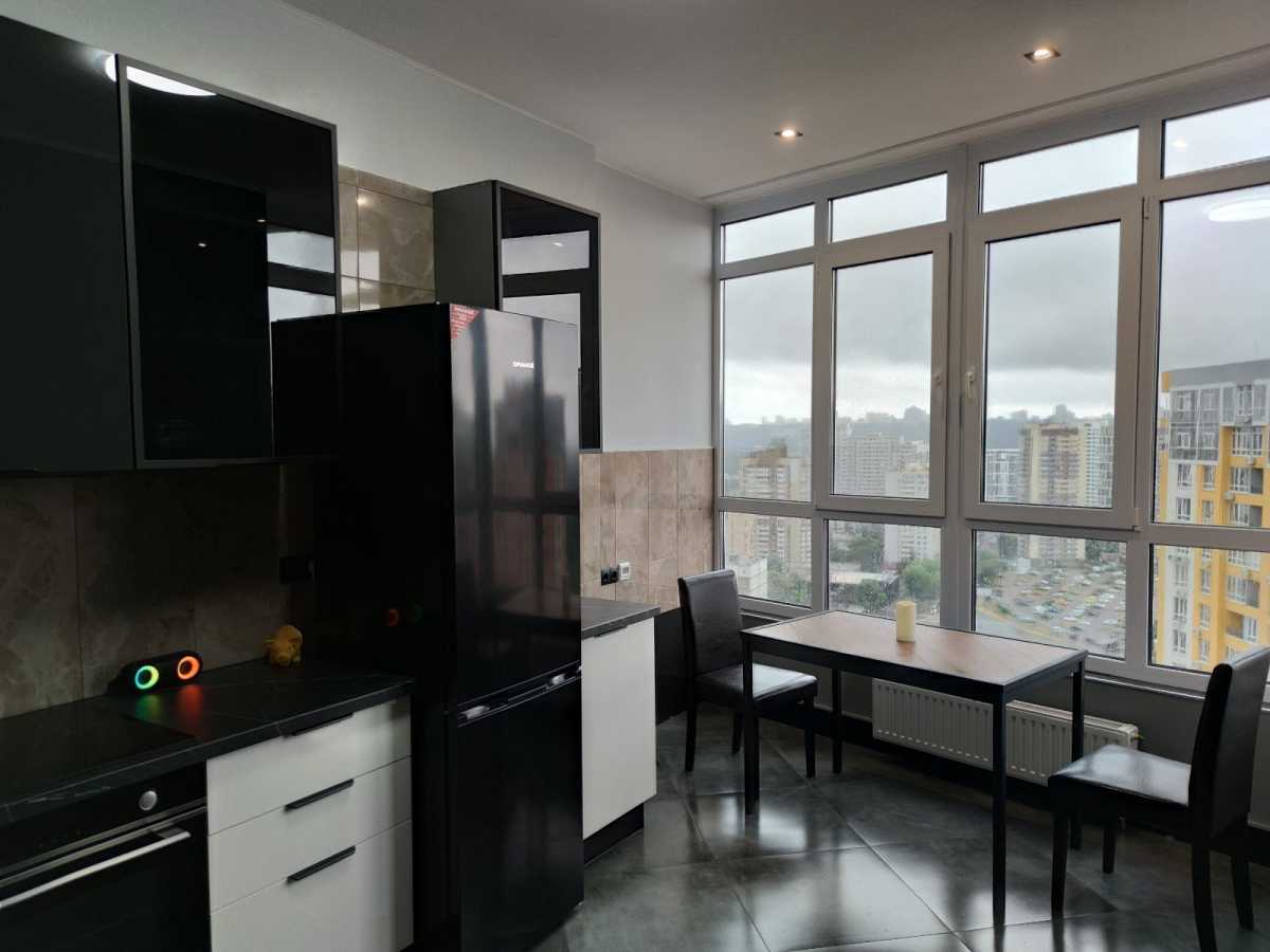 Продажа 3-комнатной квартиры 83 м², Каховская ул., 62