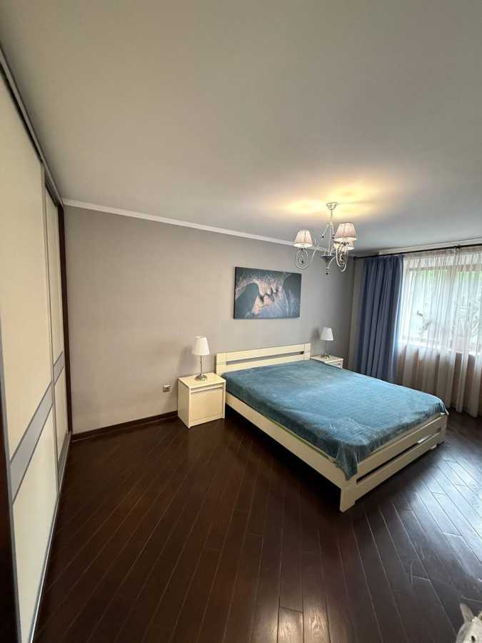 Продажа 2-комнатной квартиры 70.6 м², Гладковская ул., 1/7