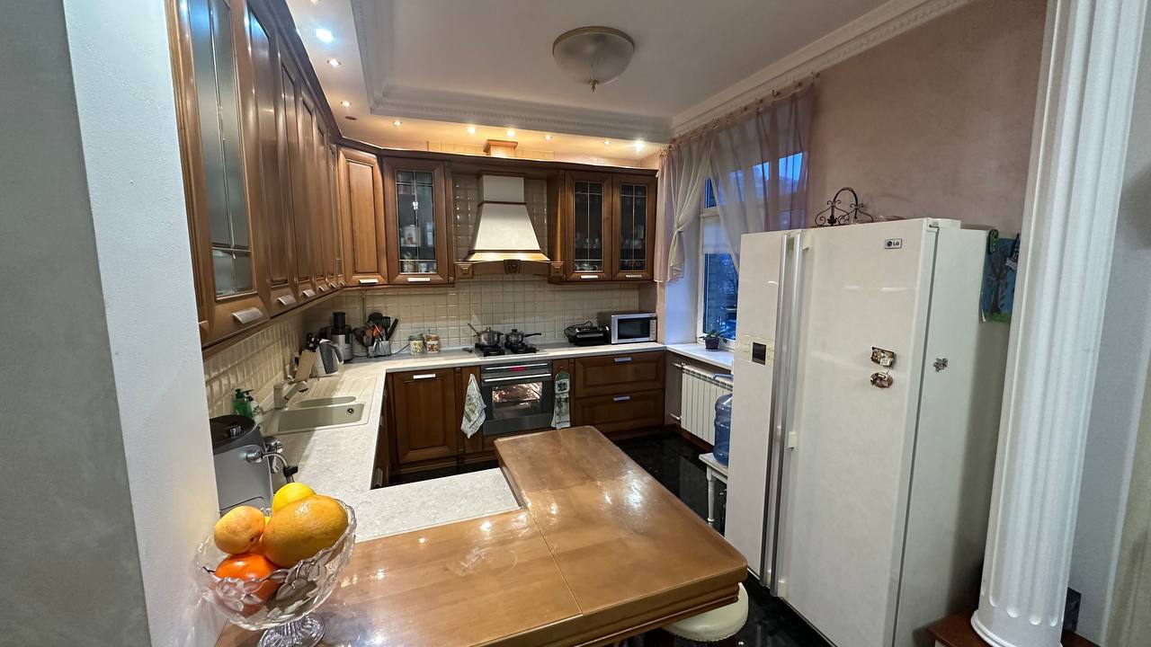 Аренда 4-комнатной квартиры 140 м², Большая Васильковская ул., 71