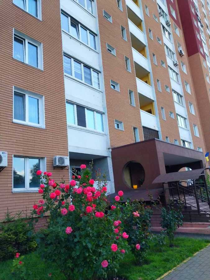 Оренда 3-кімнатної квартири 98 м², Здолбунівська вул., 13