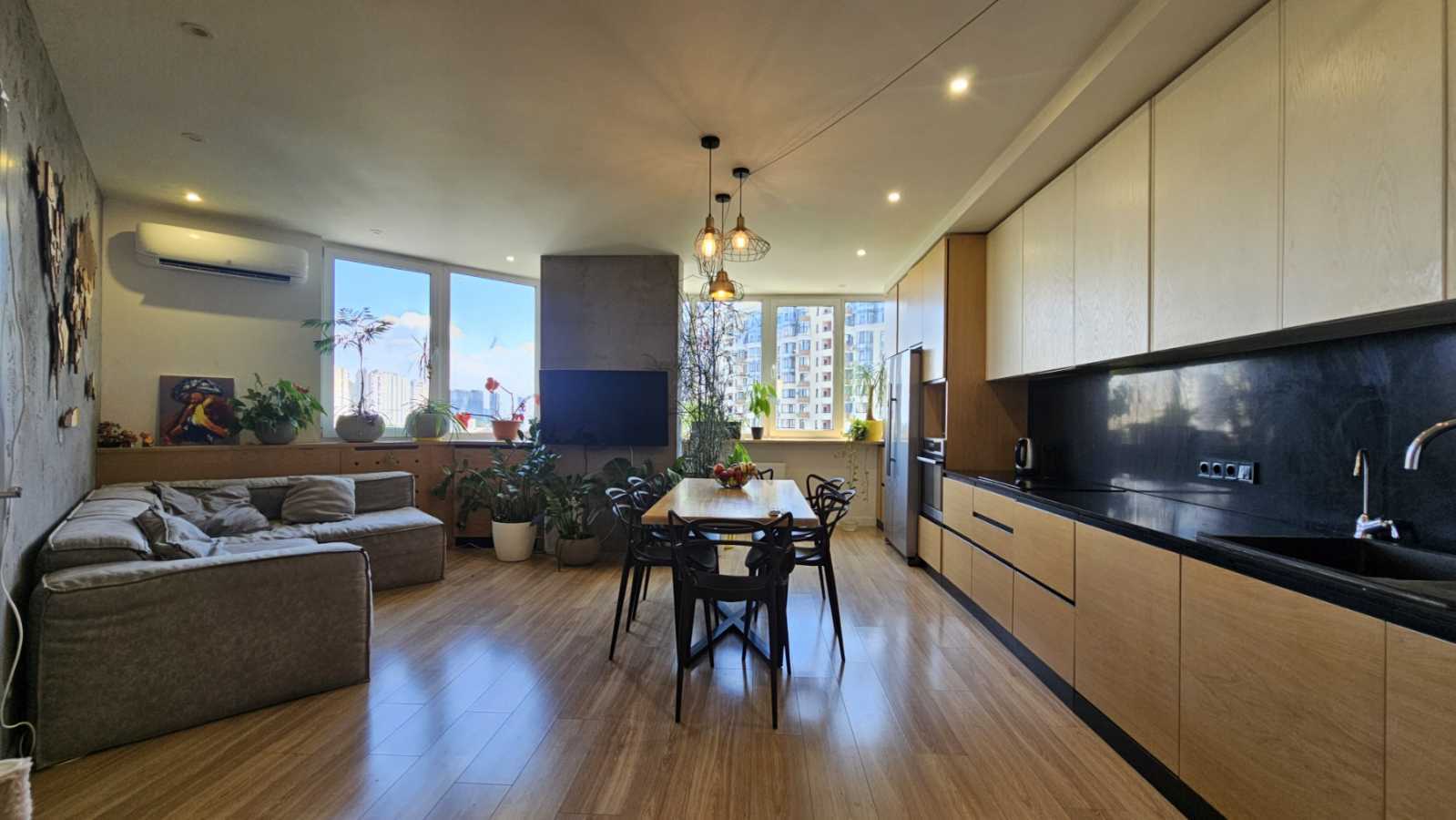 Продаж 2-кімнатної квартири 80 м², Михайла Донця вул., Ломоносова, 46/1