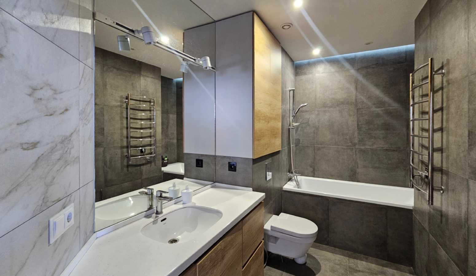 Продаж 2-кімнатної квартири 80 м², Михайла Донця вул., Ломоносова, 46/1