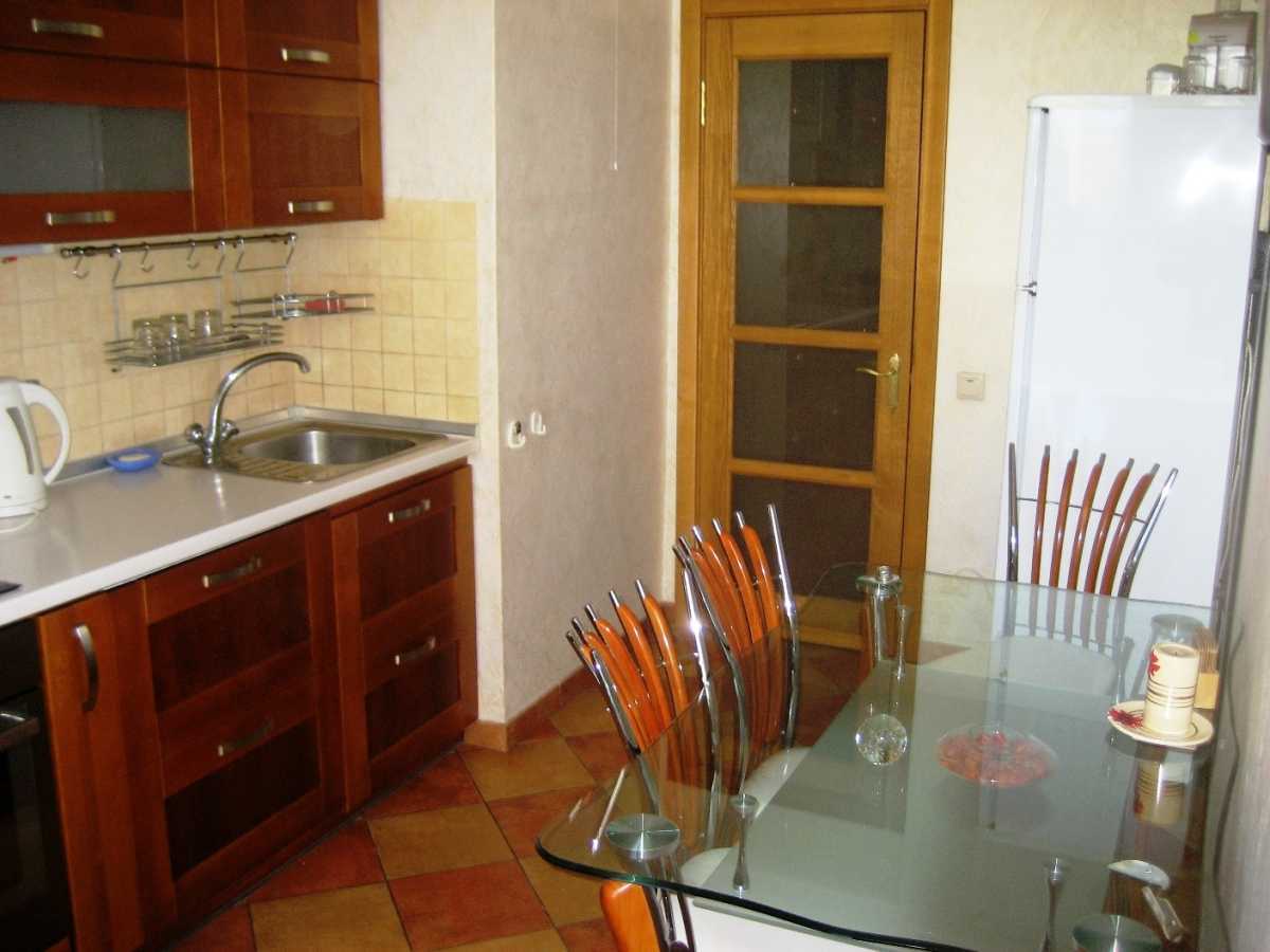 Оренда 2-кімнатної квартири 55 м², Дніпровська наб., 3