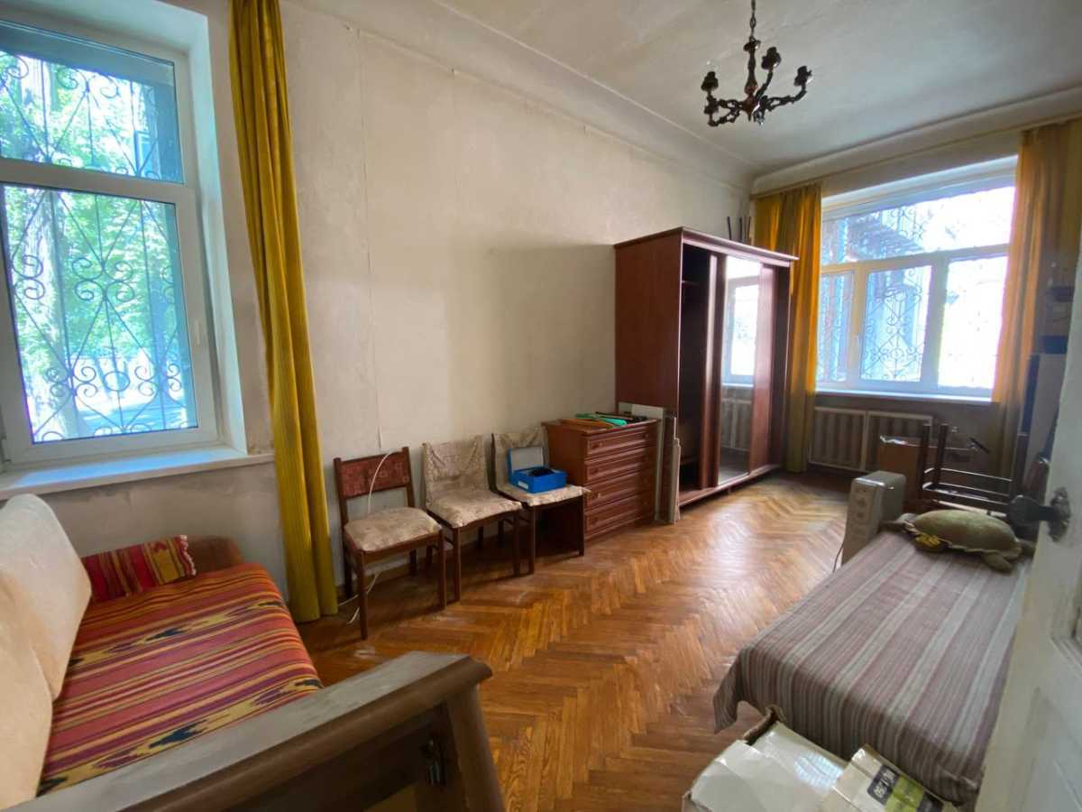 Продаж 2-кімнатної квартири 63.5 м², Шовковична вул., 21