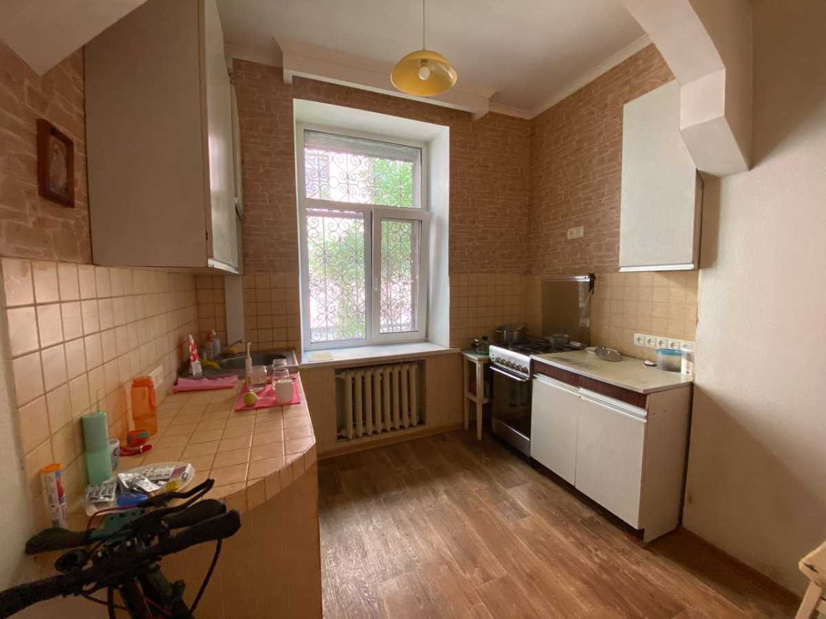 Продаж 2-кімнатної квартири 63.5 м², Шовковична вул., 21