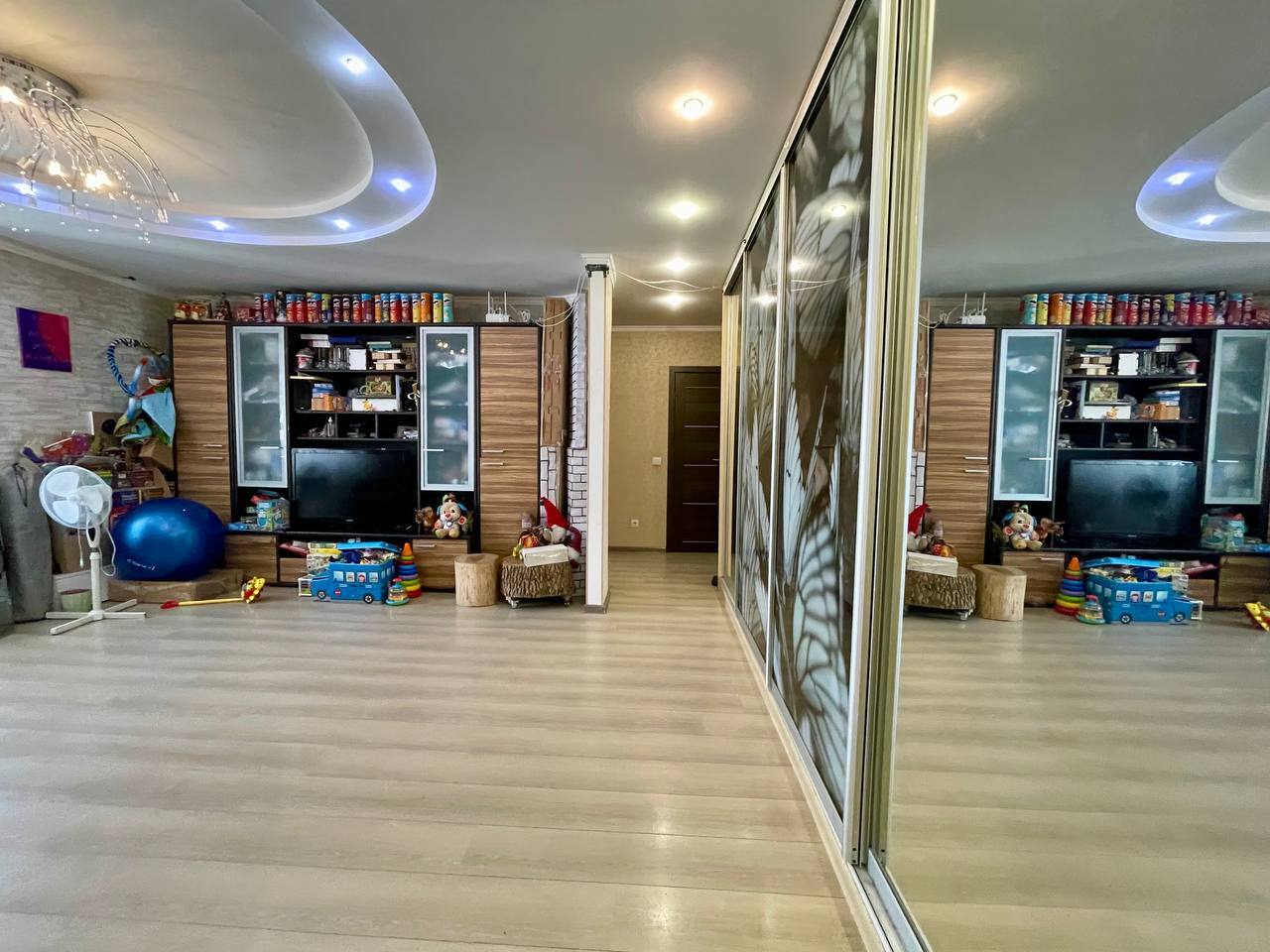 Продажа 3-комнатной квартиры 80.4 м², Черновола ул.
