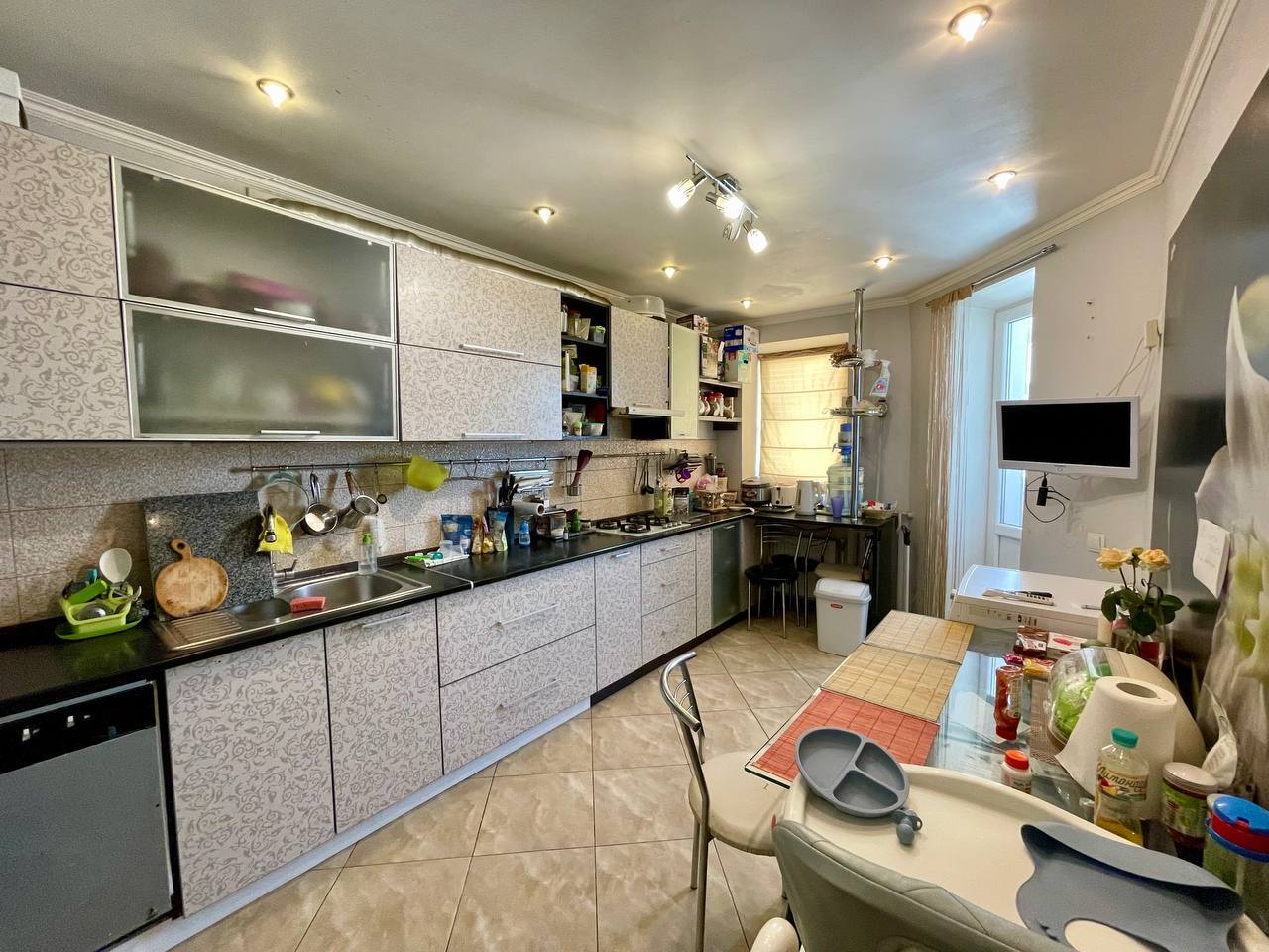 Продажа 3-комнатной квартиры 80.4 м², Черновола ул.