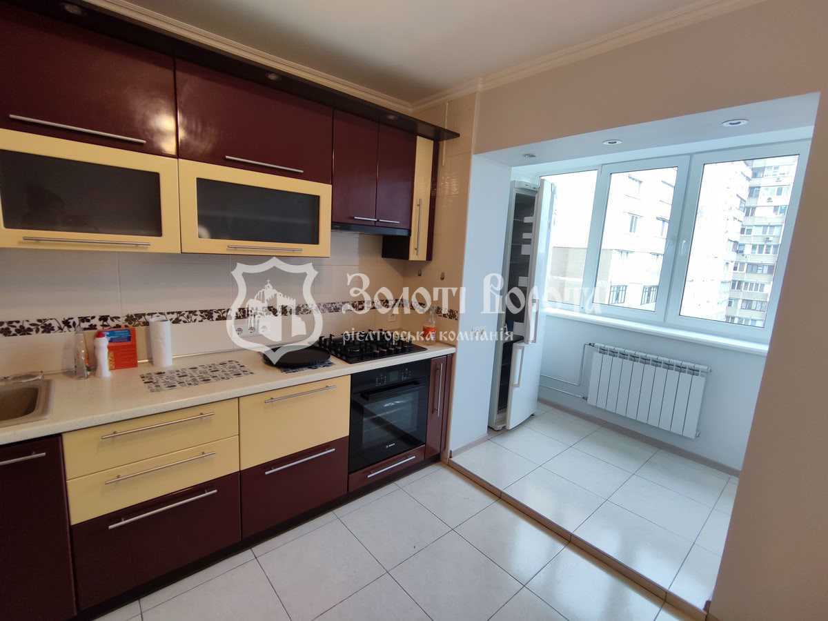 Продажа 3-комнатной квартиры 70.6 м², Василия Стуса ул., 28