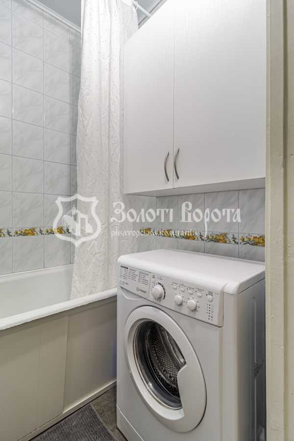 Продаж 1-кімнатної квартири 36 м², Академіка Глушкова просп., 23а