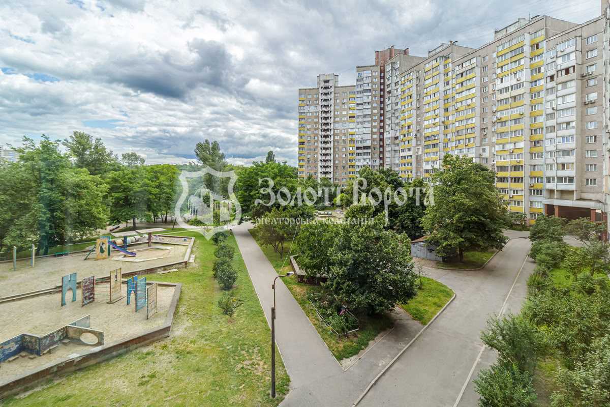 Продаж 1-кімнатної квартири 36 м², Академіка Глушкова просп., 23а