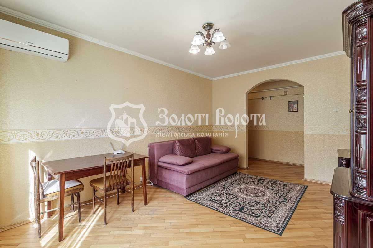 Продаж 3-кімнатної квартири 70 м², Срібнокільська вул., 22А