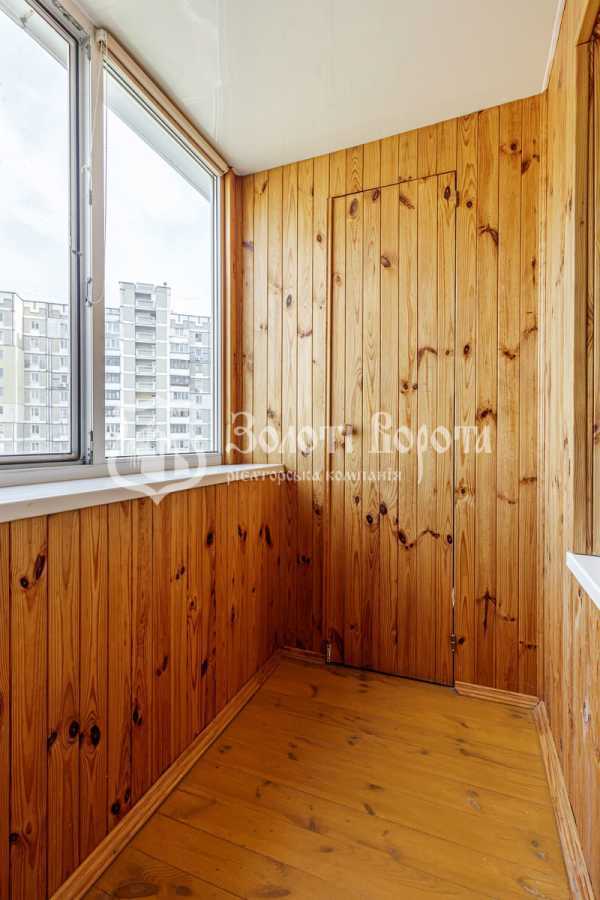 Продаж 3-кімнатної квартири 70 м², Срібнокільська вул., 22А