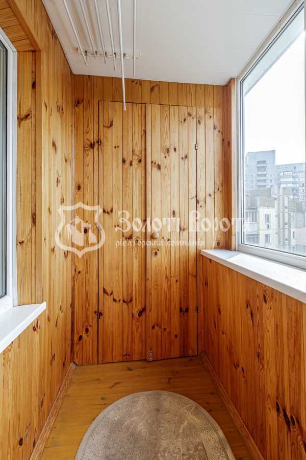 Продаж 3-кімнатної квартири 70 м², Срібнокільська вул., 22А