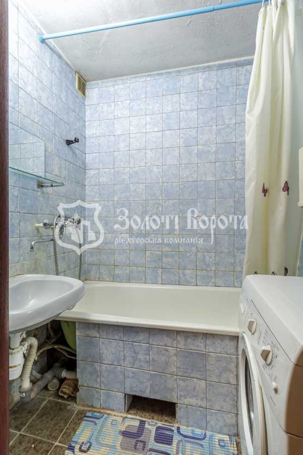 Продаж 3-кімнатної квартири 70 м², Срібнокільська вул., 22А