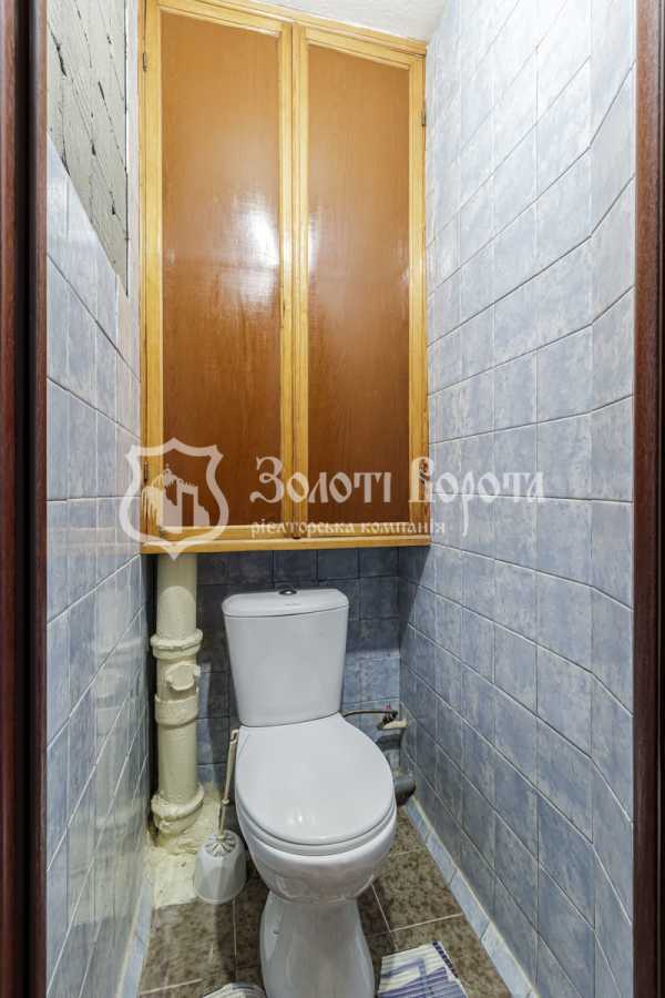 Продаж 3-кімнатної квартири 70 м², Срібнокільська вул., 22А