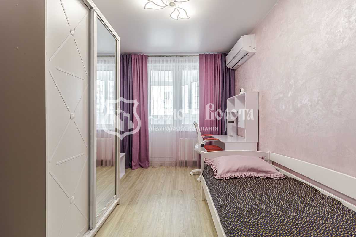 Продаж 5-кімнатної квартири 128.6 м², Сергія Данченка вул., 32Б