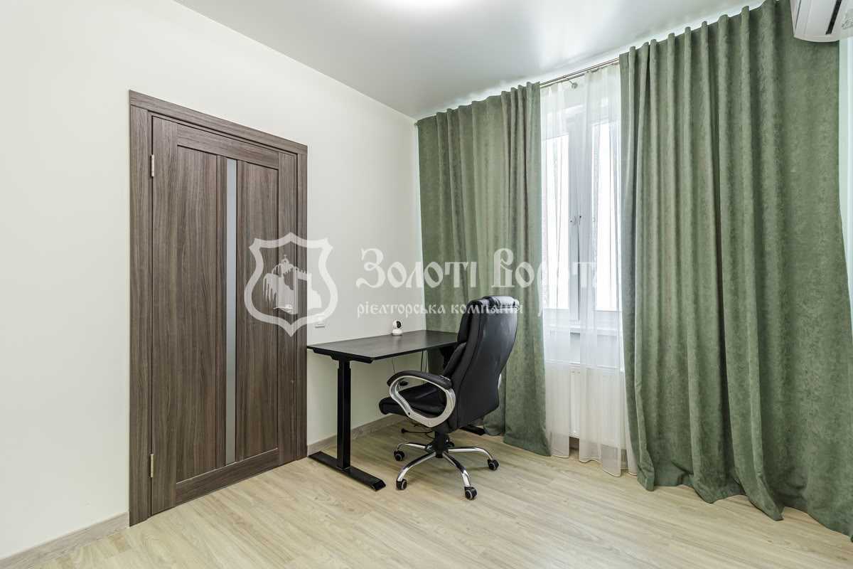 Продаж 5-кімнатної квартири 128.6 м², Сергія Данченка вул., 32Б