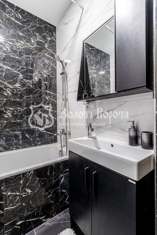 Продаж 5-кімнатної квартири 128.6 м², Сергія Данченка вул., 32Б