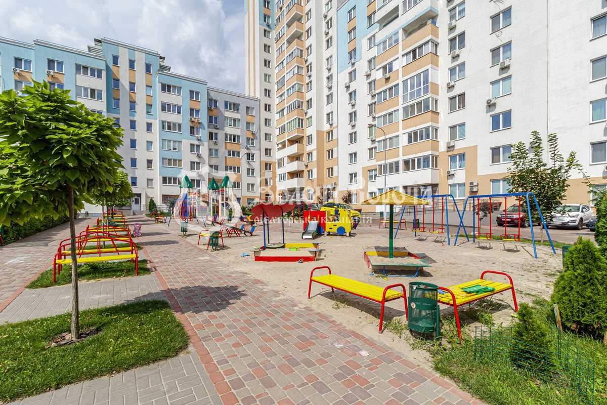 Продаж 5-кімнатної квартири 128.6 м², Сергія Данченка вул., 32Б