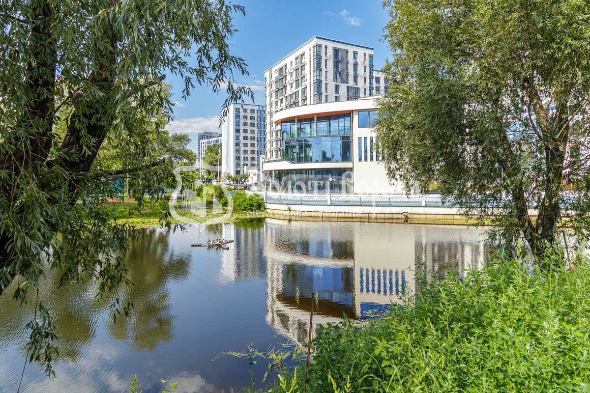 Продаж 1-кімнатної квартири 50.62 м², Центральна вул., 11