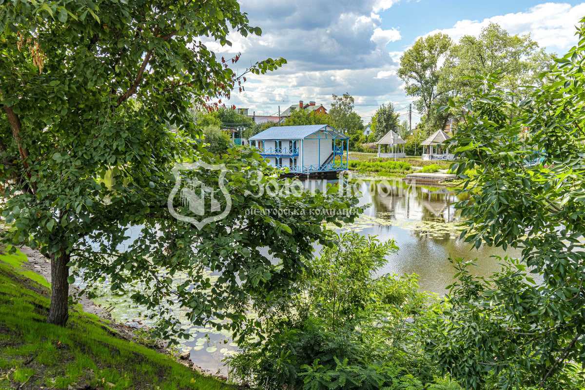 Продаж 1-кімнатної квартири 50.62 м², Центральна вул., 11