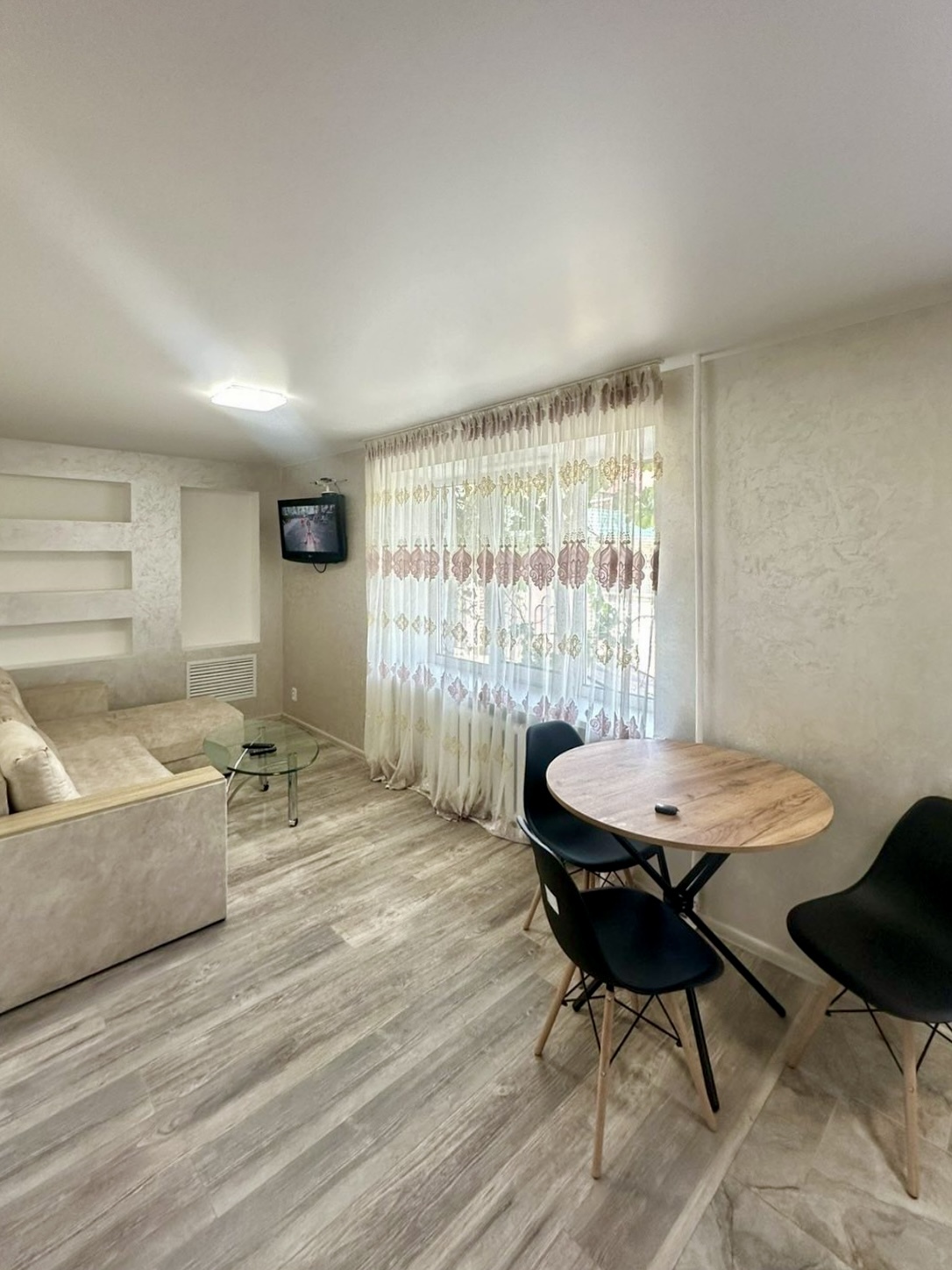 Продаж 2-кімнатної квартири 40 м², Миколаївська вул., 3
