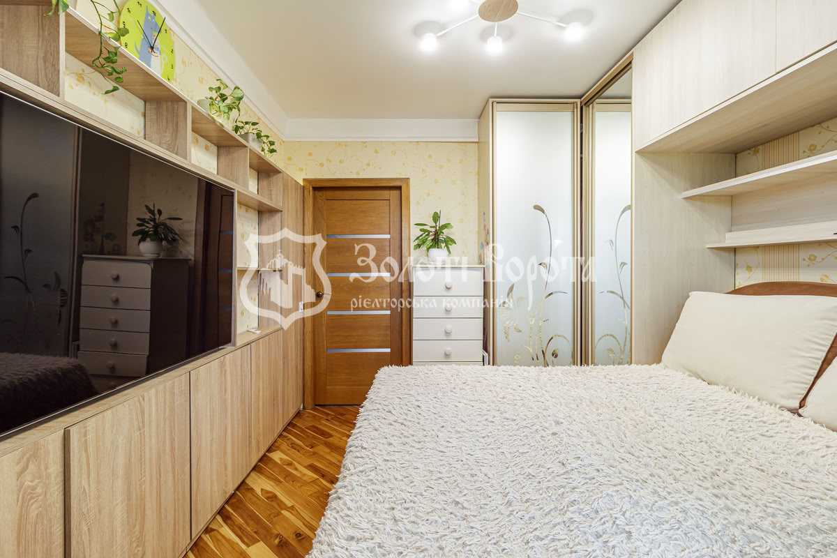 Продажа 3-комнатной квартиры 65 м², Авиаконструктора Антонова ул., 2/32к4а