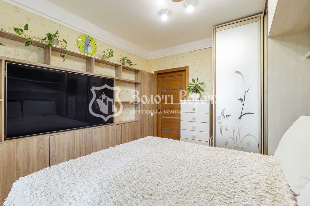 Продажа 3-комнатной квартиры 65 м², Авиаконструктора Антонова ул., 2/32к4а