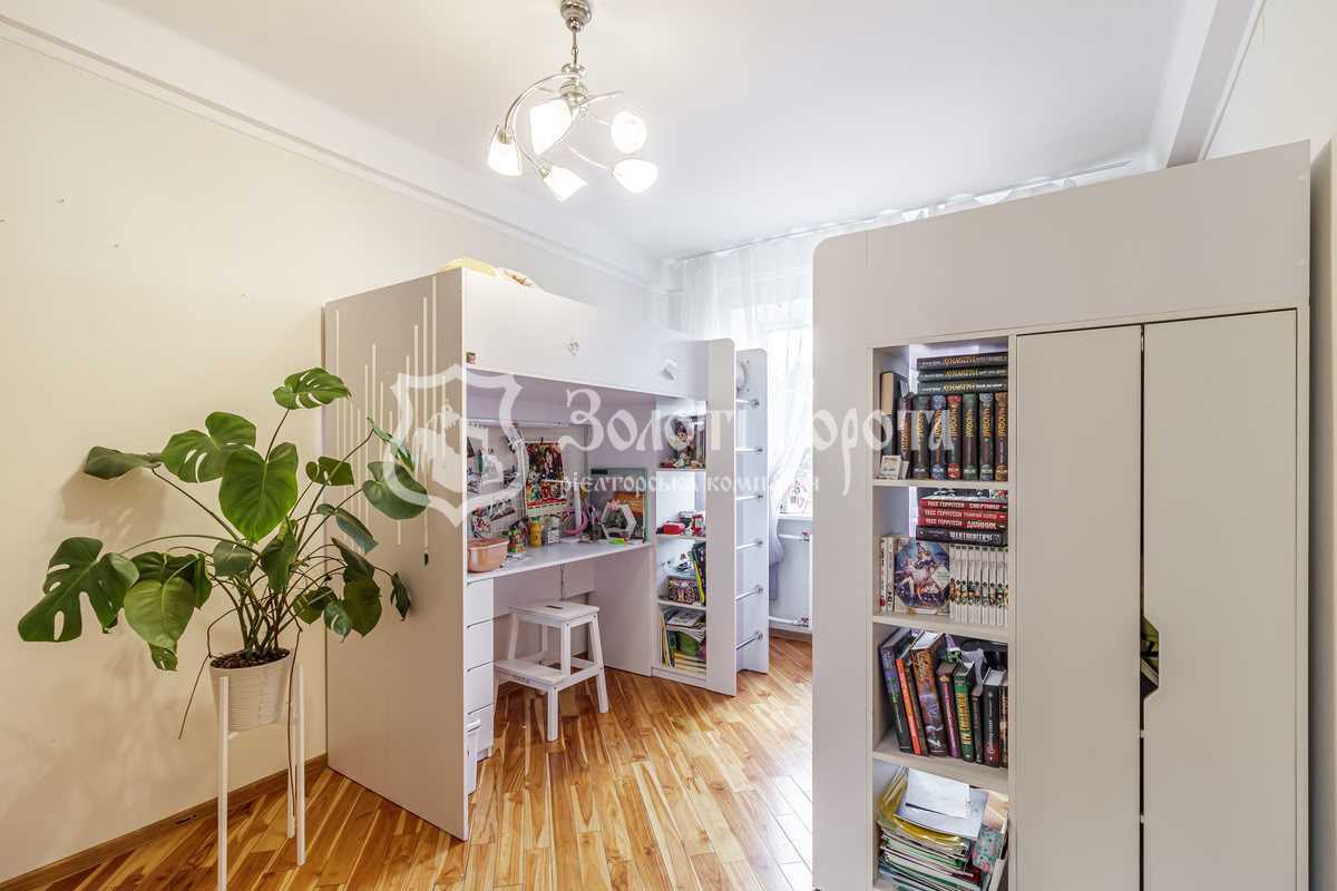 Продажа 3-комнатной квартиры 65 м², Авиаконструктора Антонова ул., 2/32к4а
