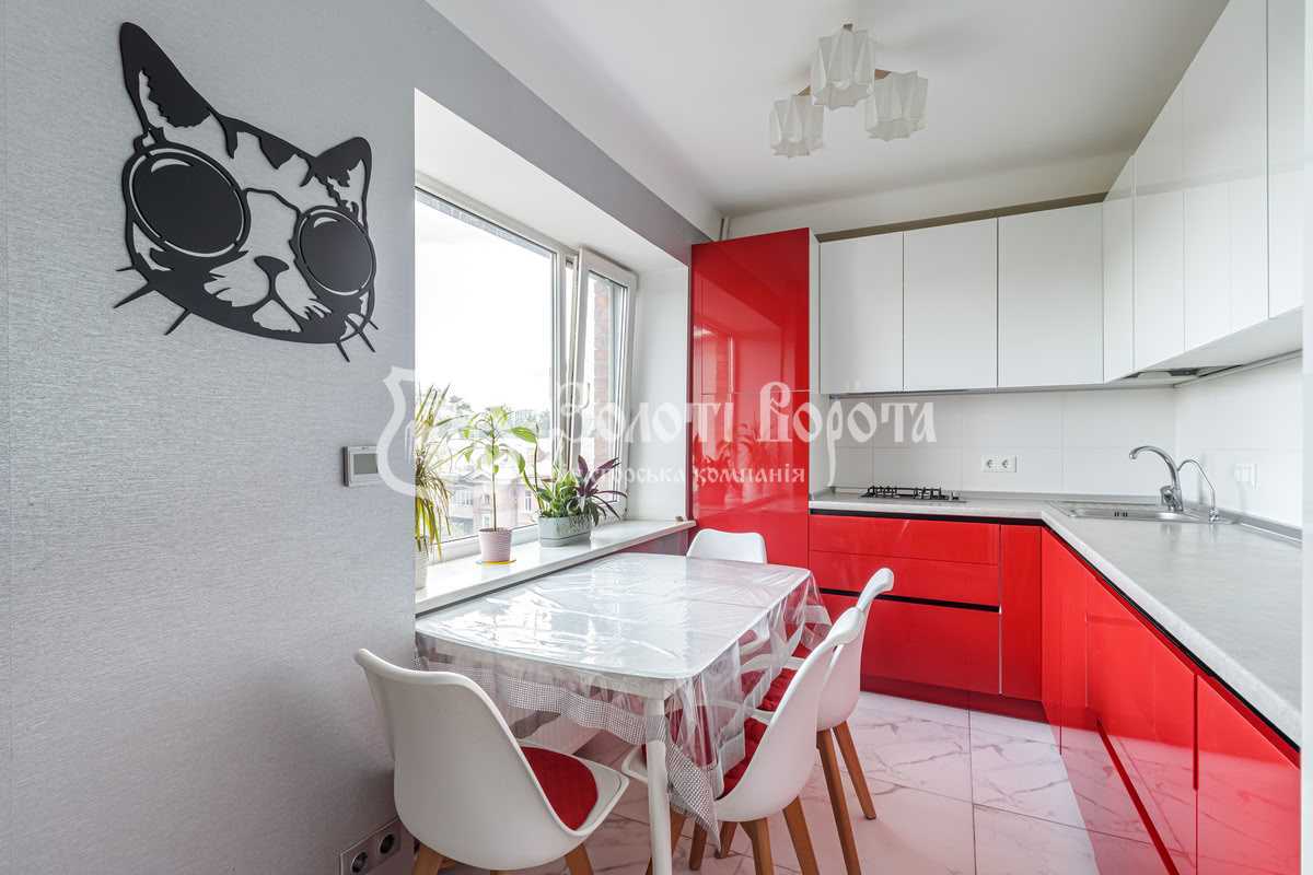 Продажа 3-комнатной квартиры 65 м², Авиаконструктора Антонова ул., 2/32к4а