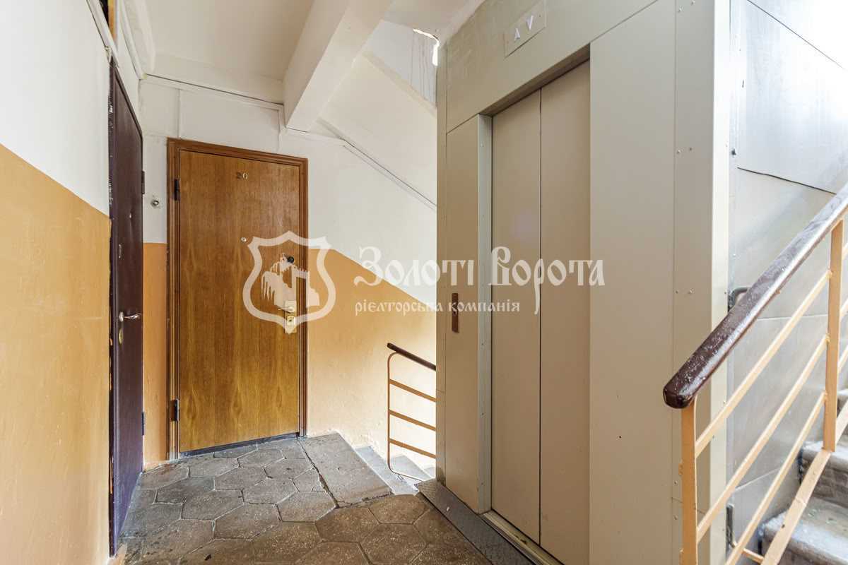 Продажа 3-комнатной квартиры 65 м², Авиаконструктора Антонова ул., 2/32к4а