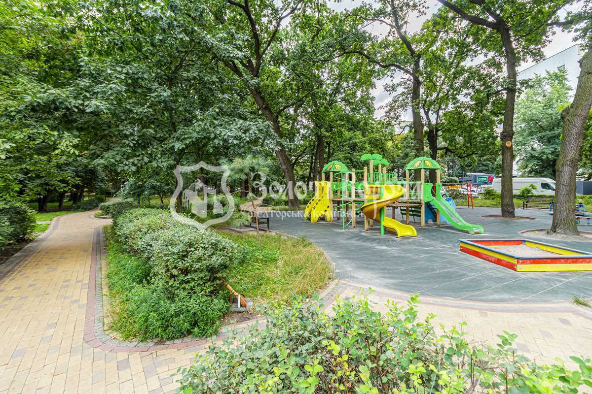 Продажа 3-комнатной квартиры 65 м², Авиаконструктора Антонова ул., 2/32к4а