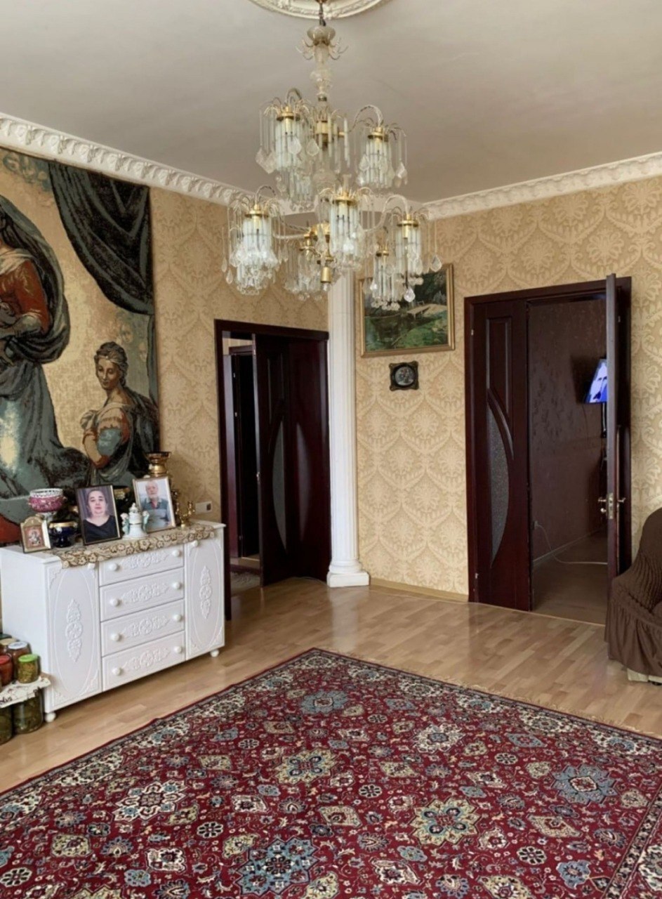 Продажа 4-комнатной квартиры 96.2 м², Военный городок 11-й ул., 2