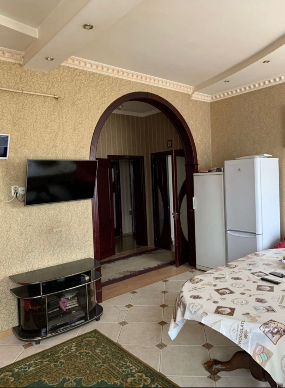 Продажа 4-комнатной квартиры 96.2 м², Военный городок 11-й ул., 2