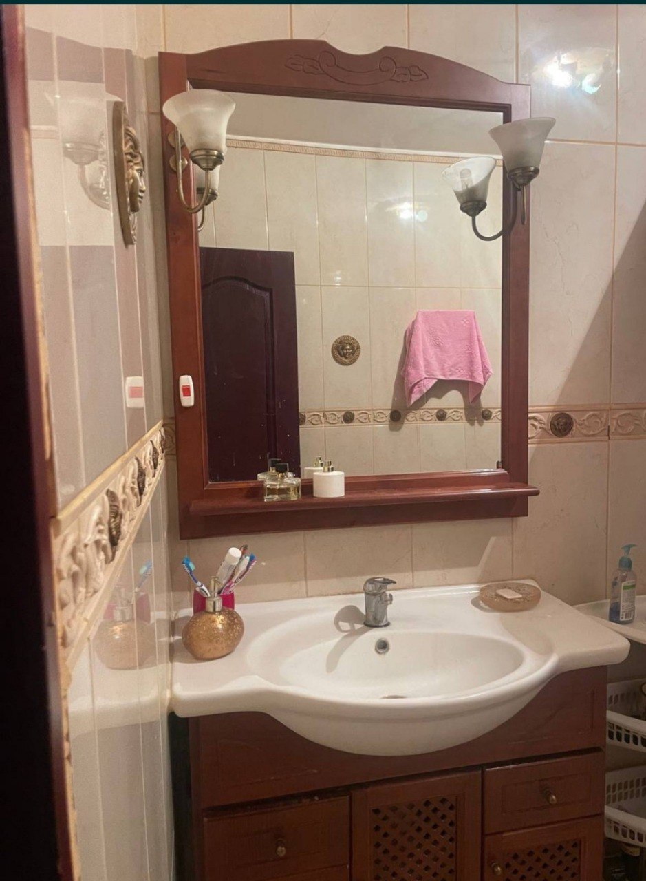 Продажа 4-комнатной квартиры 96.2 м², Военный городок 11-й ул., 2