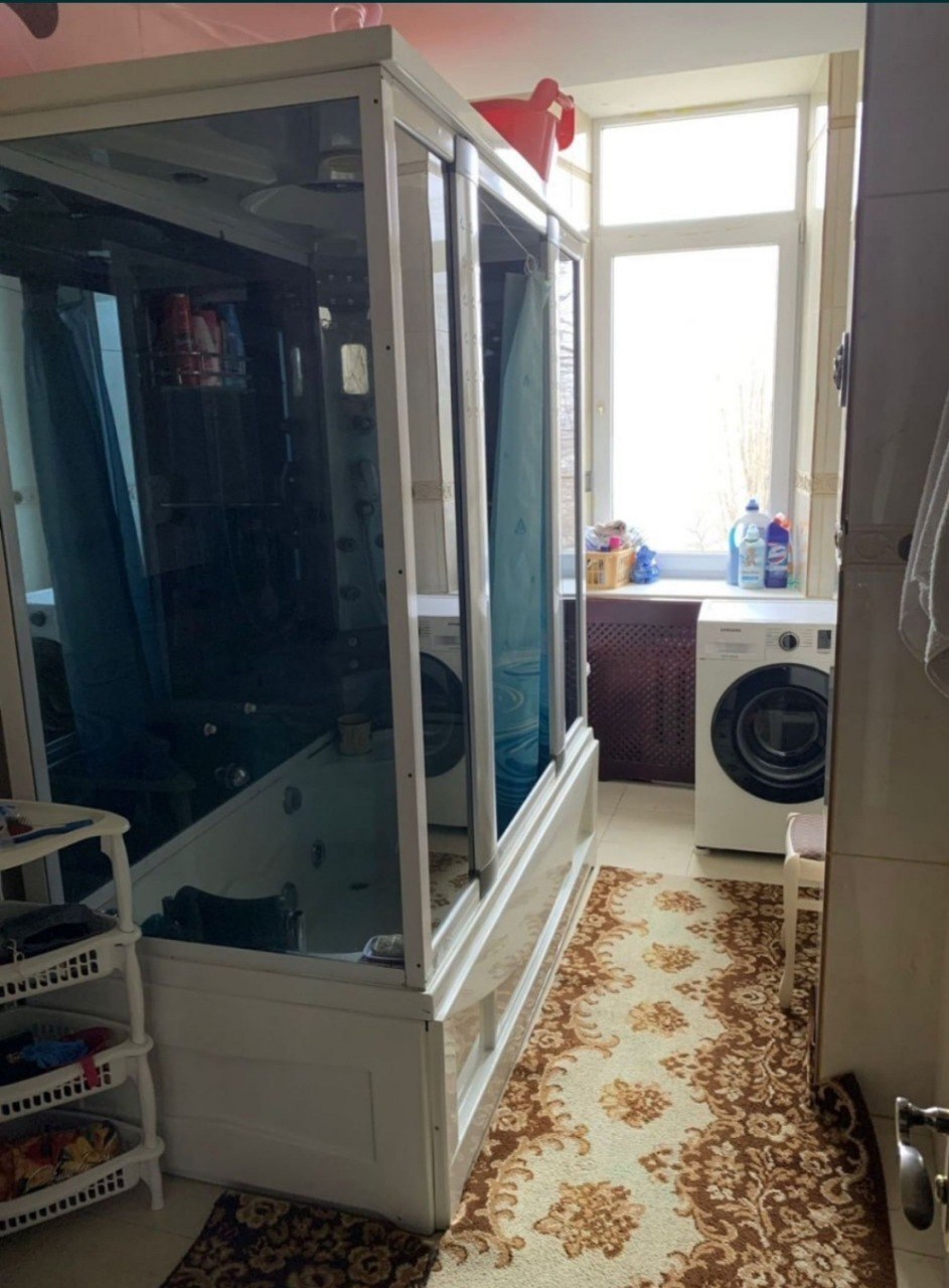 Продажа 4-комнатной квартиры 96.2 м², Военный городок 11-й ул., 2