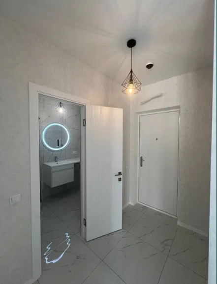 Продажа 1-комнатной квартиры 33 м², Инглези ул.