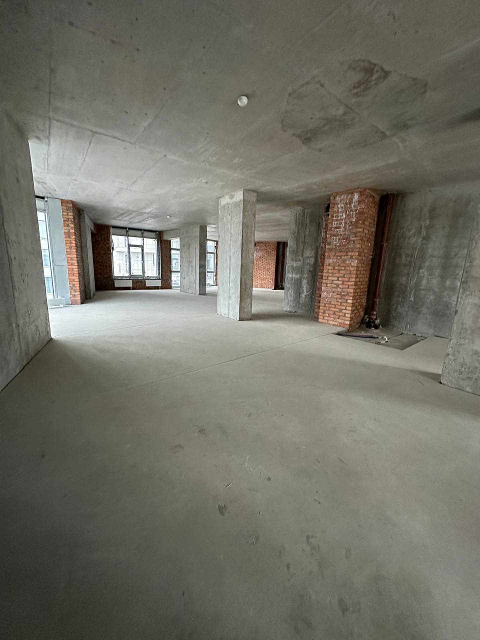 Продажа 3-комнатной квартиры 155.7 м², Бусловская ул., 12