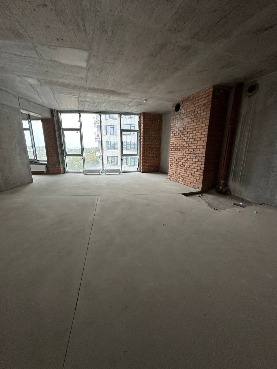 Продажа 3-комнатной квартиры 155.7 м², Бусловская ул., 12