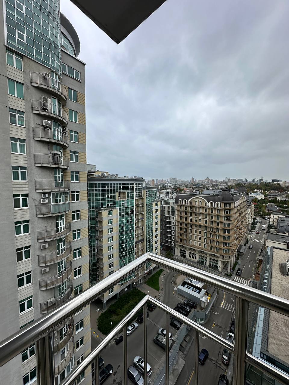 Продажа 3-комнатной квартиры 155.7 м², Бусловская ул., 12