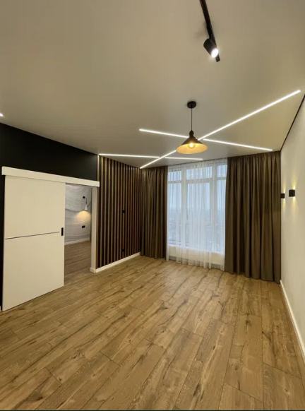 Продажа 1-комнатной квартиры 43 м², Академика Филатова ул.