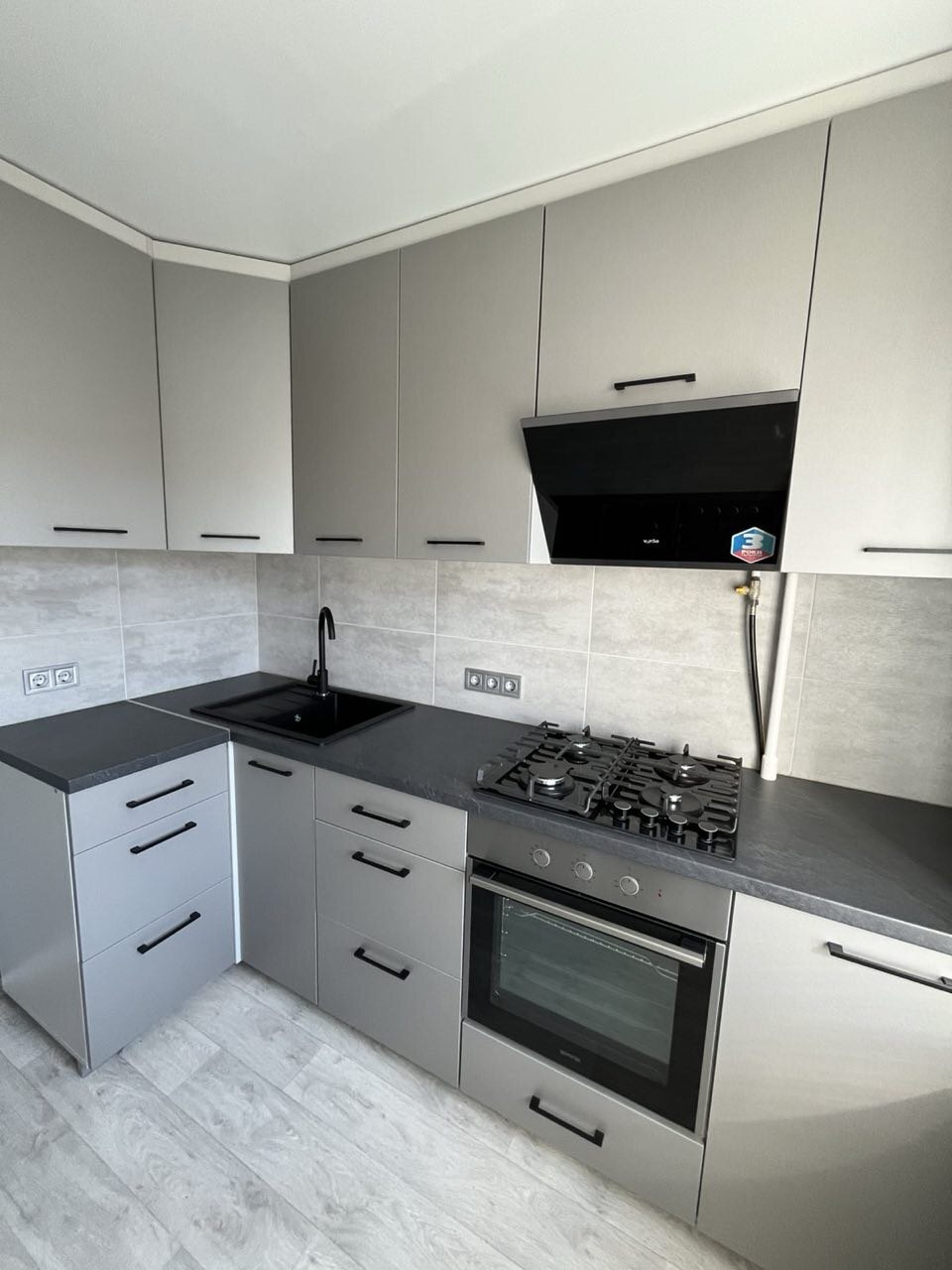 Продажа 1-комнатной квартиры 37 м², Сержа Лифаря ул., 17А