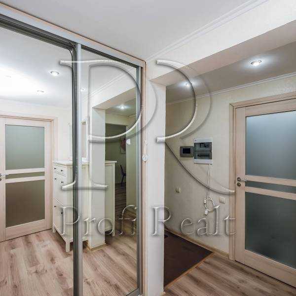 Продажа 3-комнатной квартиры 60 м², Академика Туполева ул., 16Б