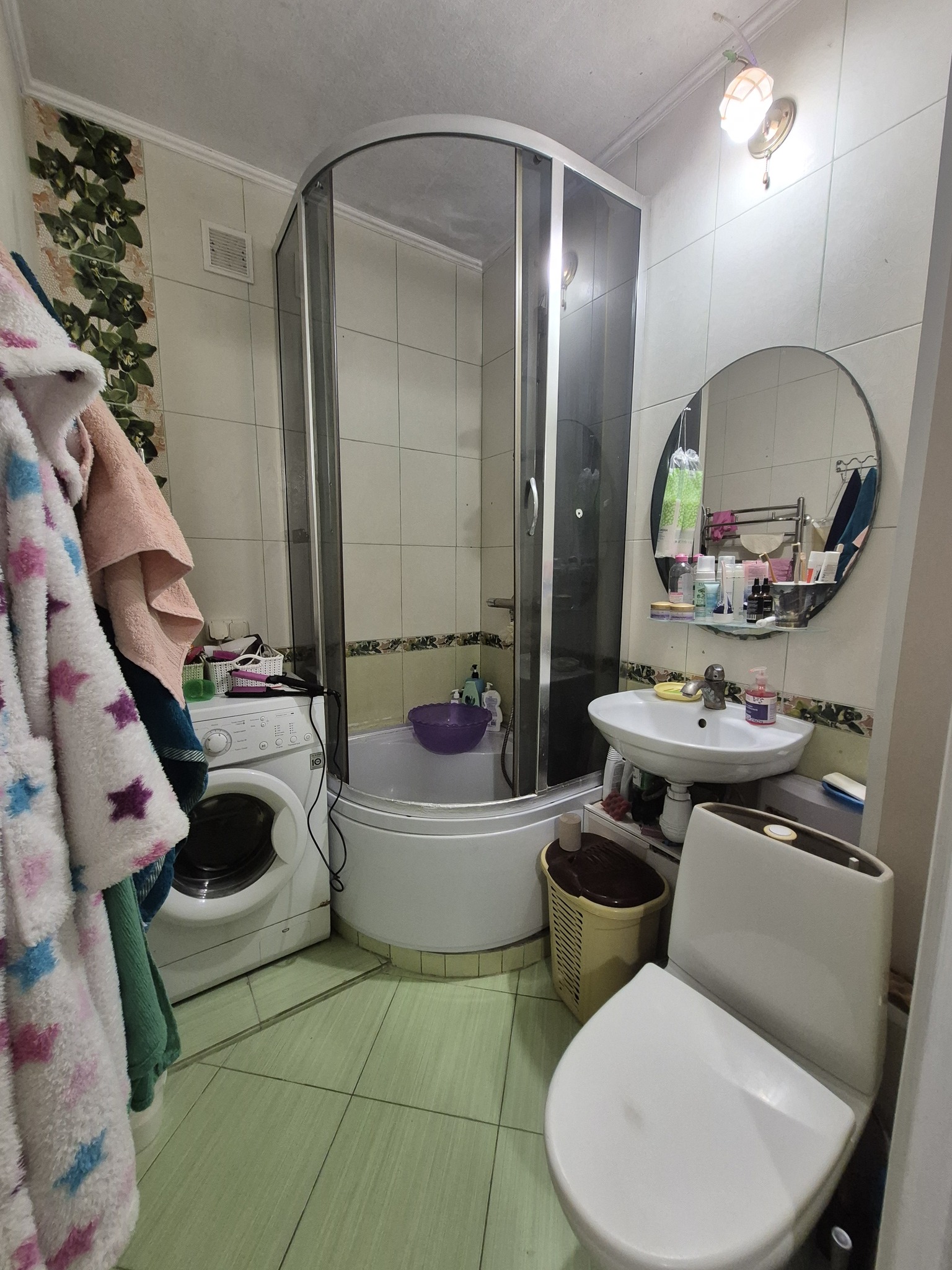 Продажа 3-комнатной квартиры 57 м², Стадионный про-д, 8/4