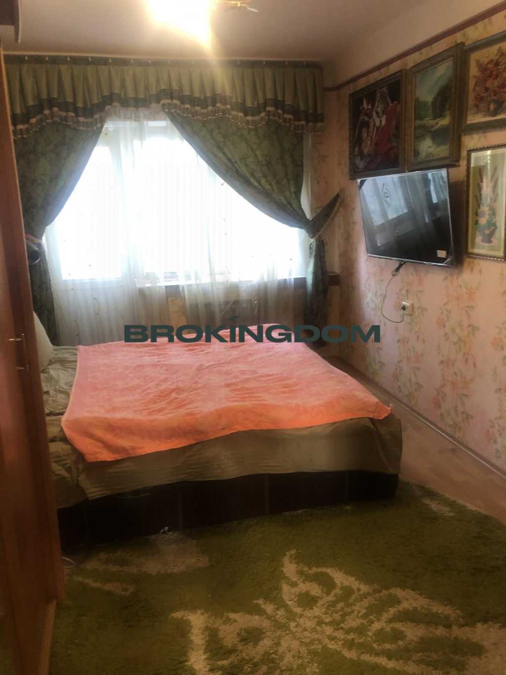 Продаж 2-кімнатної квартири 45.3 м², Салютна вул., 5