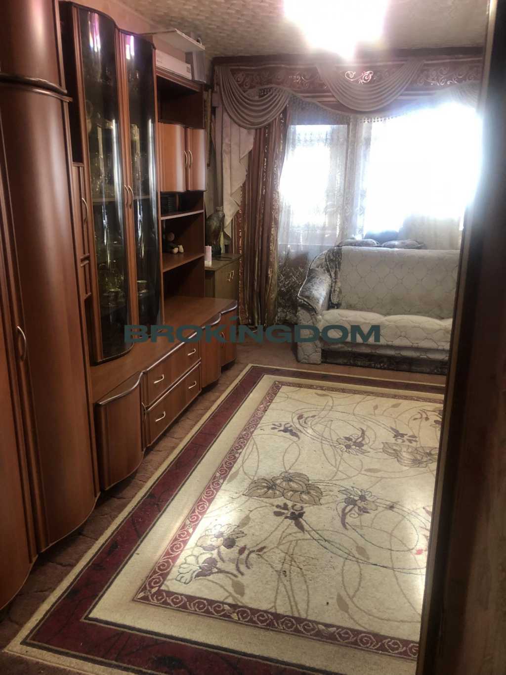 Продаж 2-кімнатної квартири 45.3 м², Салютна вул., 5