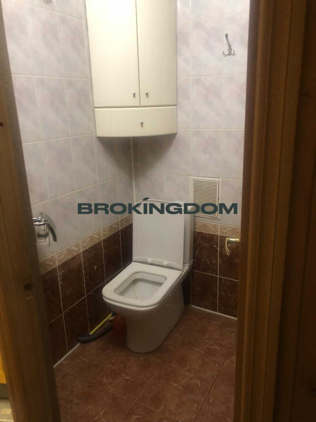 Продаж 2-кімнатної квартири 45.3 м², Салютна вул., 5