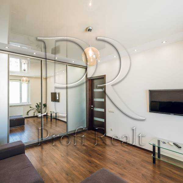 Продажа 2-комнатной квартиры 60 м², Драгоманова ул., 6/1