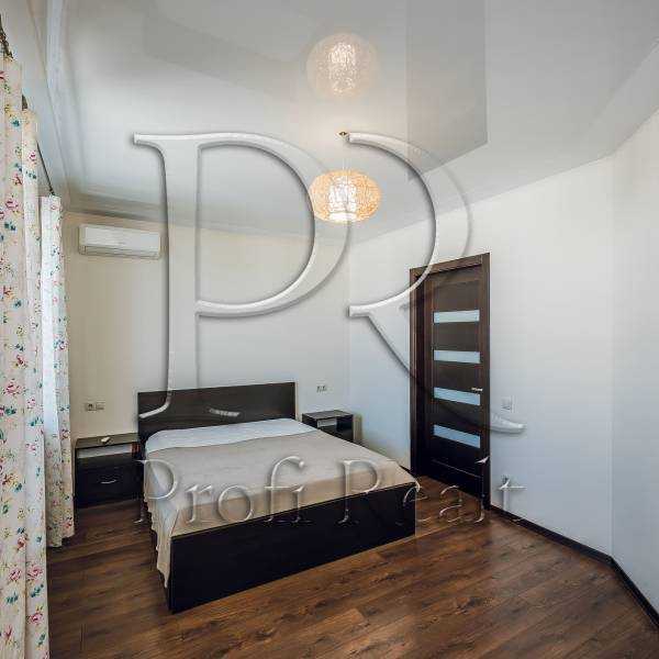 Продажа 2-комнатной квартиры 60 м², Драгоманова ул., 6/1