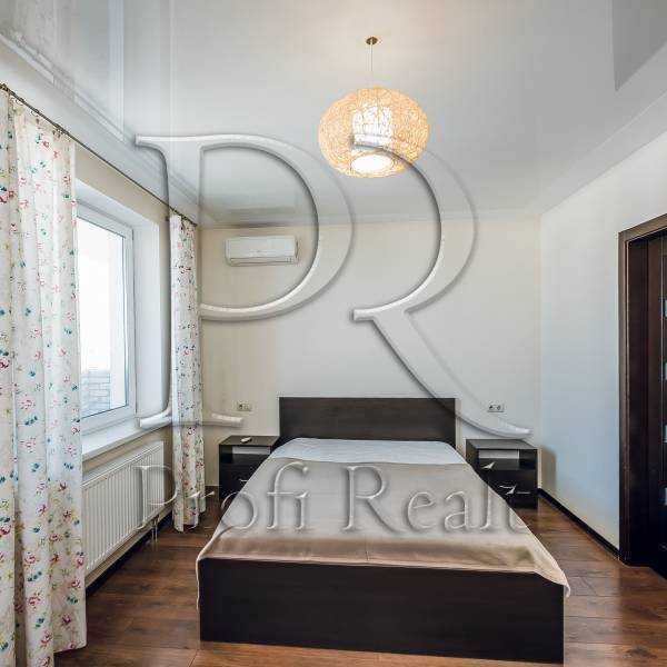Продажа 2-комнатной квартиры 60 м², Драгоманова ул., 6/1
